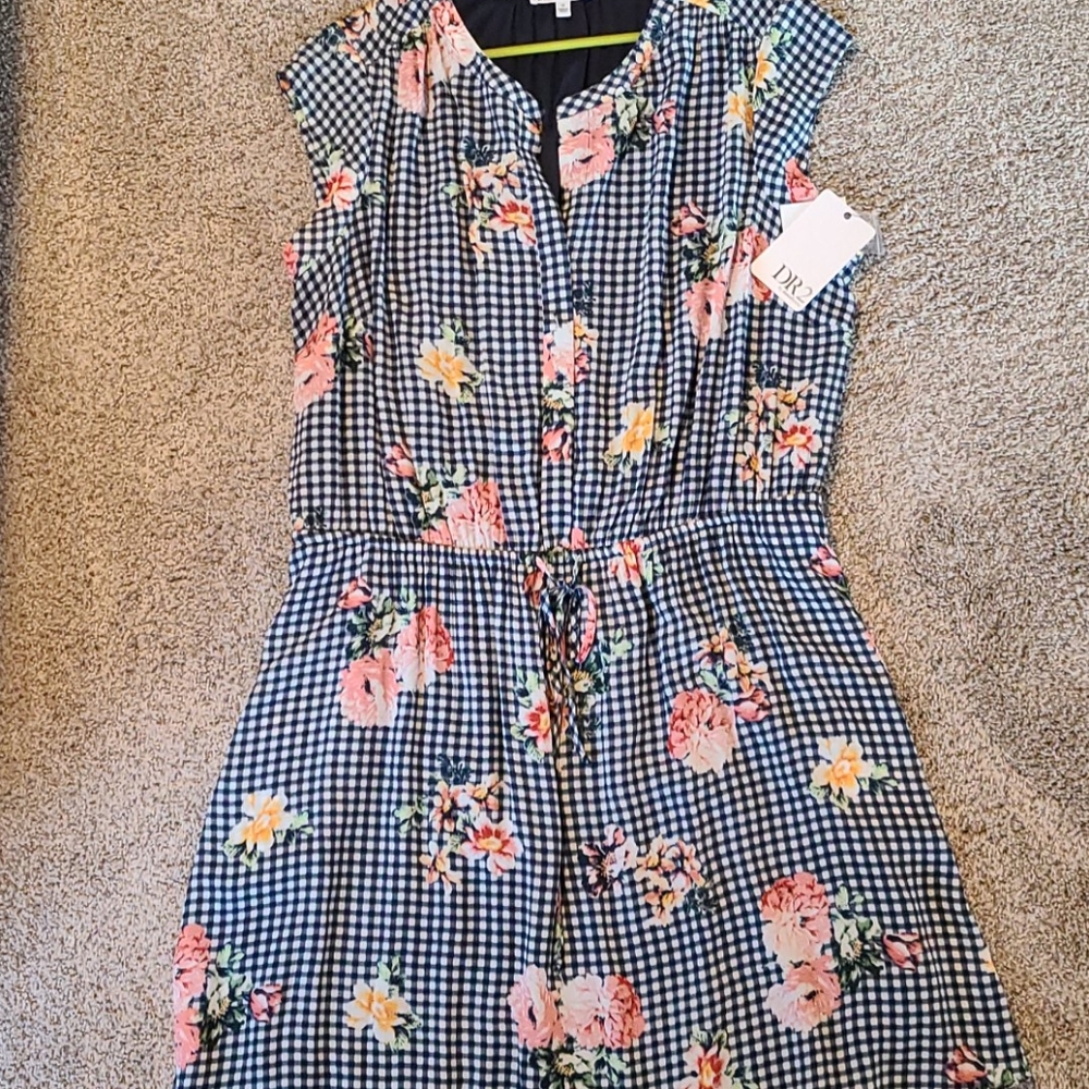 Cute dress!